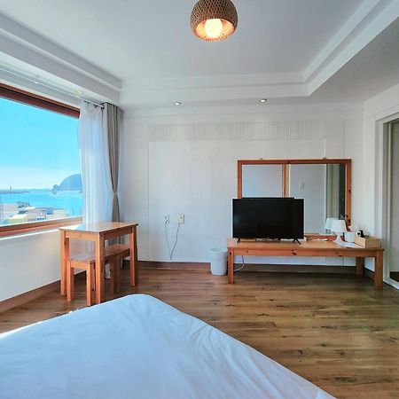 Seogwiporto Villa Екстериор снимка