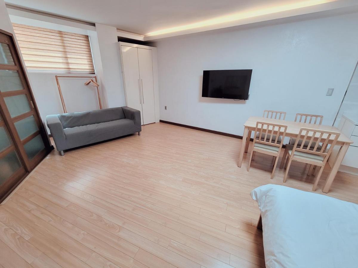 Seogwiporto Villa Екстериор снимка