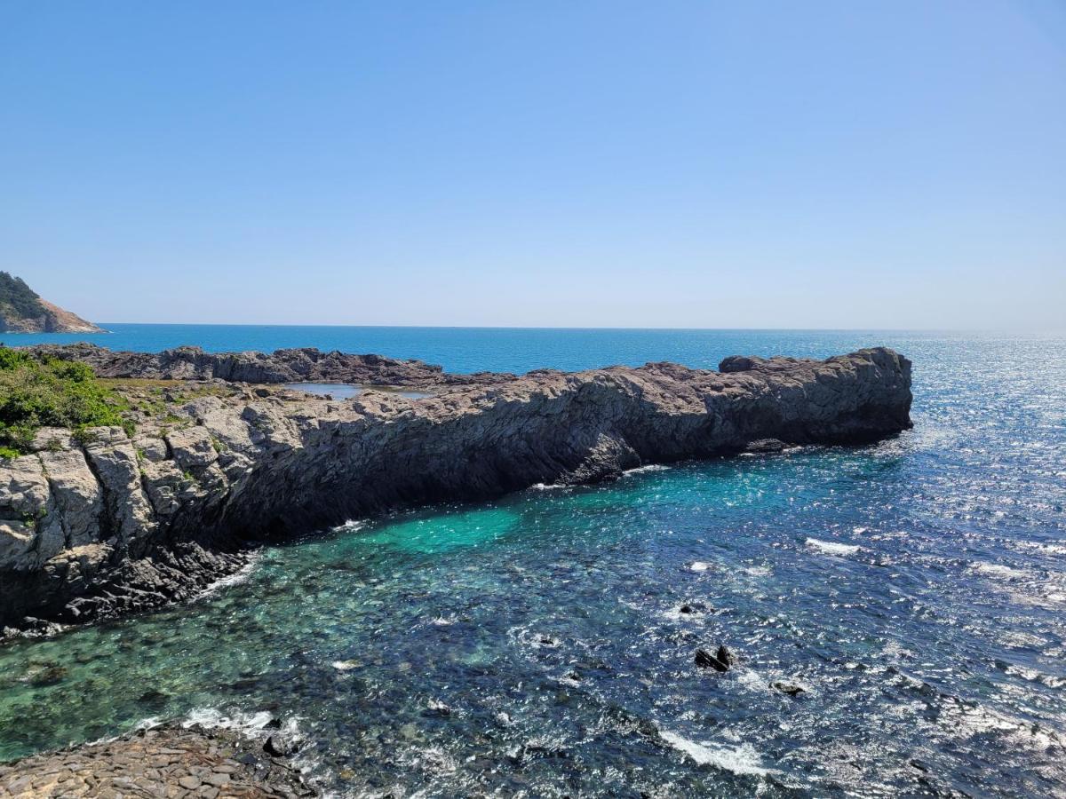 Seogwiporto Villa Екстериор снимка