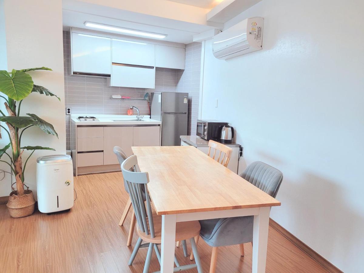 Seogwiporto Villa Екстериор снимка
