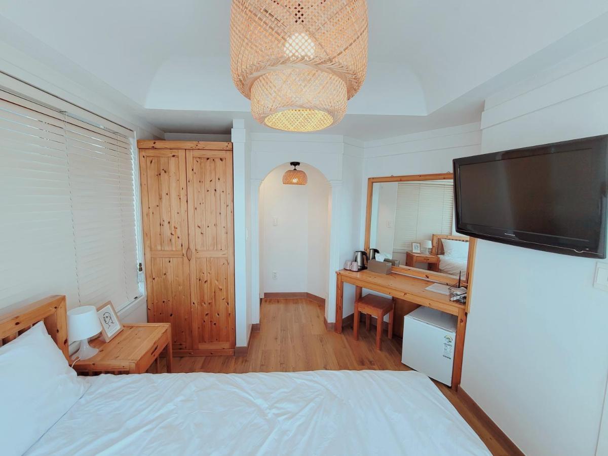 Seogwiporto Villa Екстериор снимка