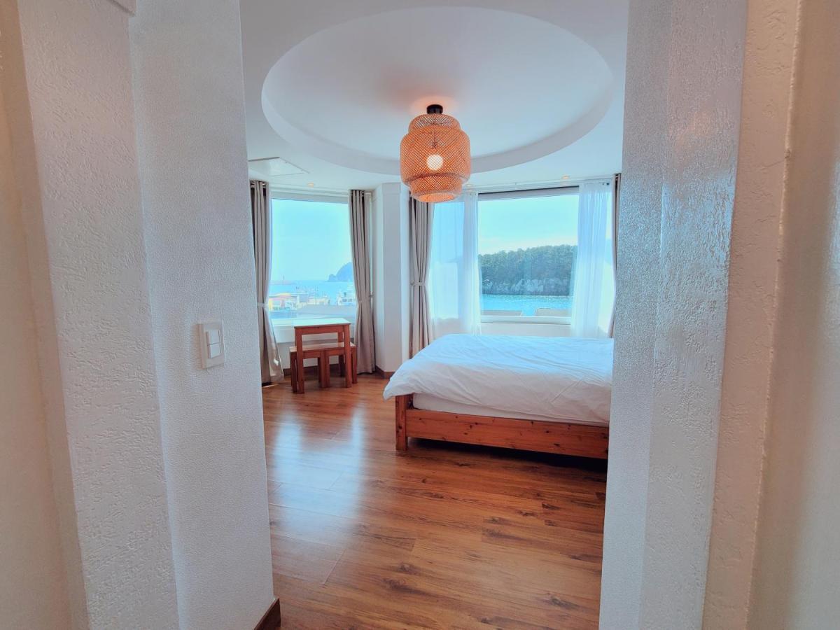 Seogwiporto Villa Екстериор снимка