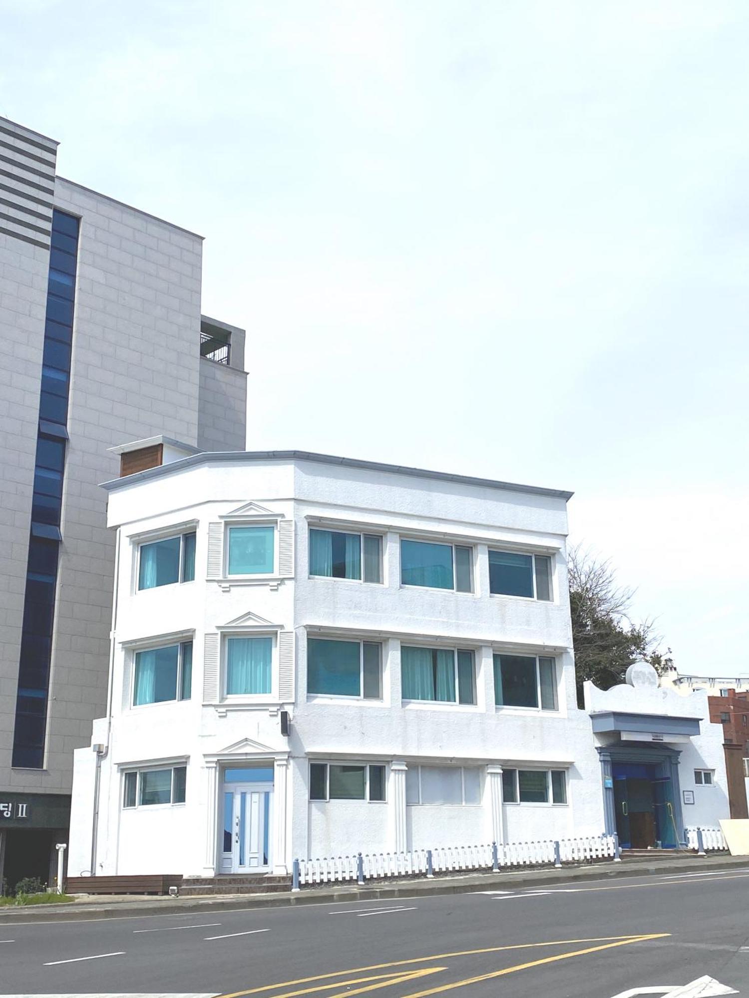 Seogwiporto Villa Екстериор снимка